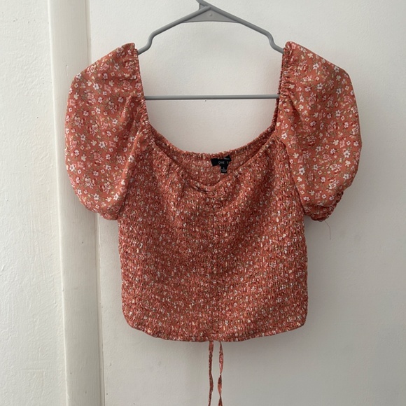 Love tree crop w/cinch front - Picture 2 of 3